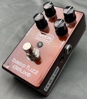 MXR M84 - Bass Fuzz Deluxe Pedal | Long & McQuade